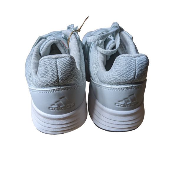 Athletic_Shoes